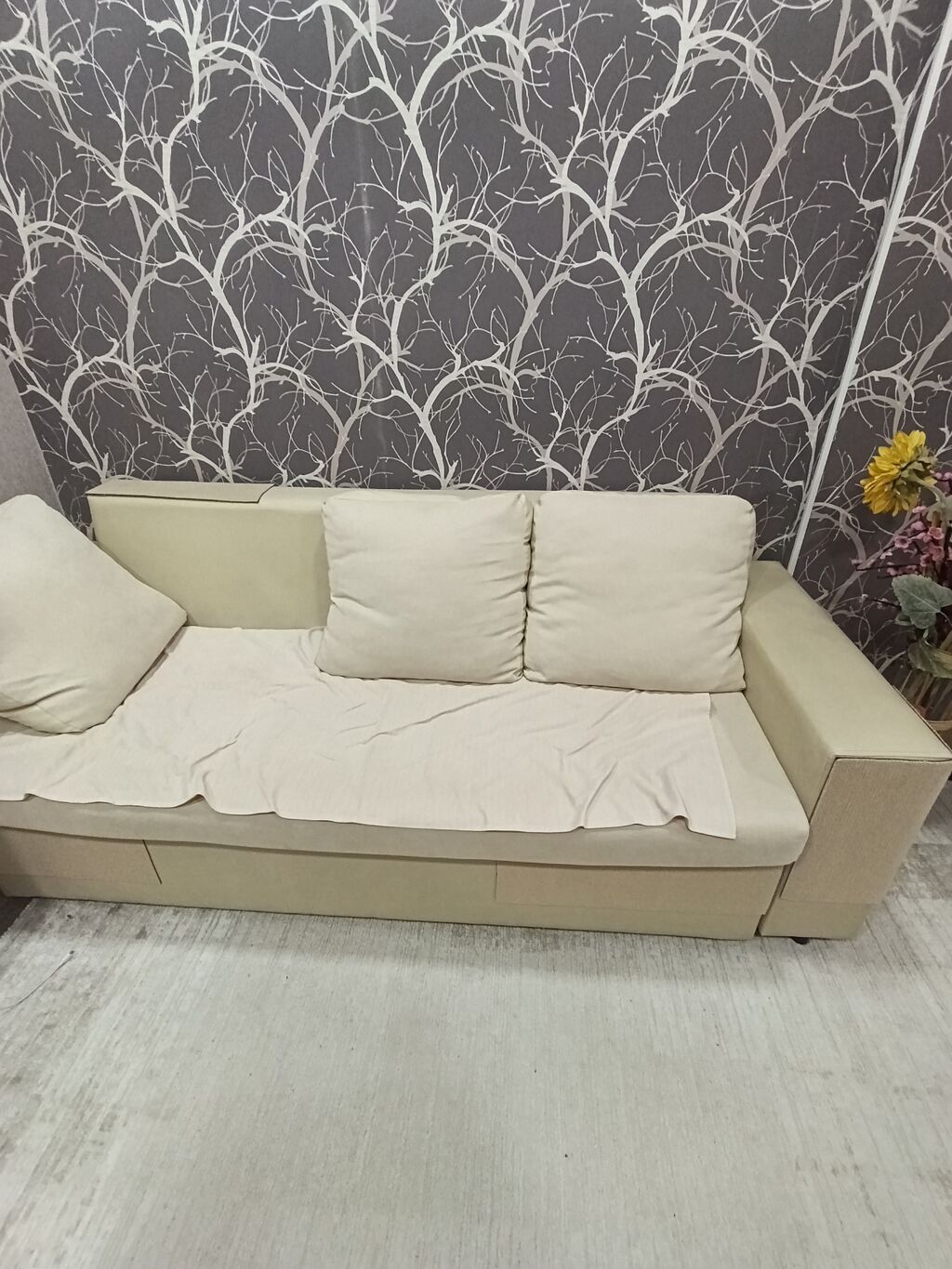 Диван раскладной 200*90 с подлокотниками, б/у, состояние выше