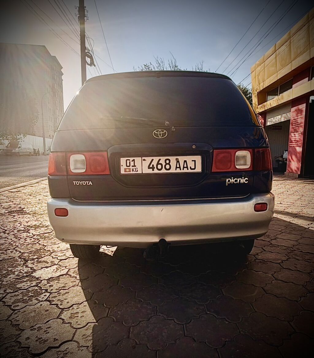 Toyota Ipsum: 1998 г., 2 л, Механика, Бензин, Минивэн: фото 5