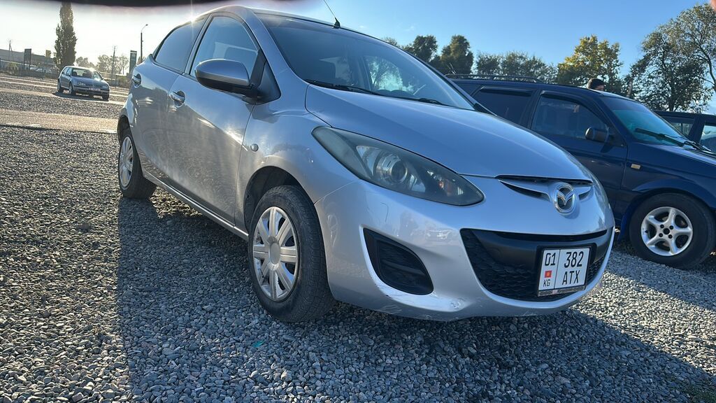 Mazda 2: 2013 г., 1.5 л, Автомат, Бензин, Хэтчбэк: фото 3