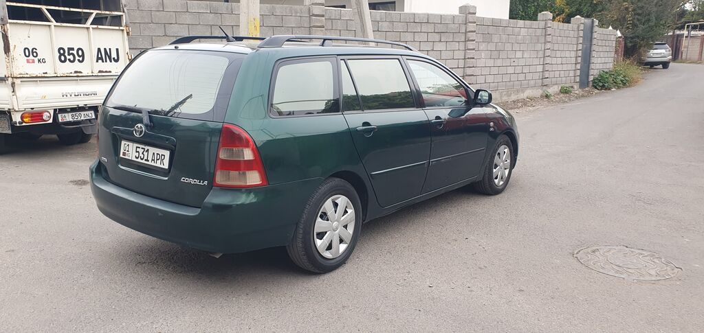 Toyota Corolla: 2003 г., 2 л, Механика, Дизель, Универсал: фото 4