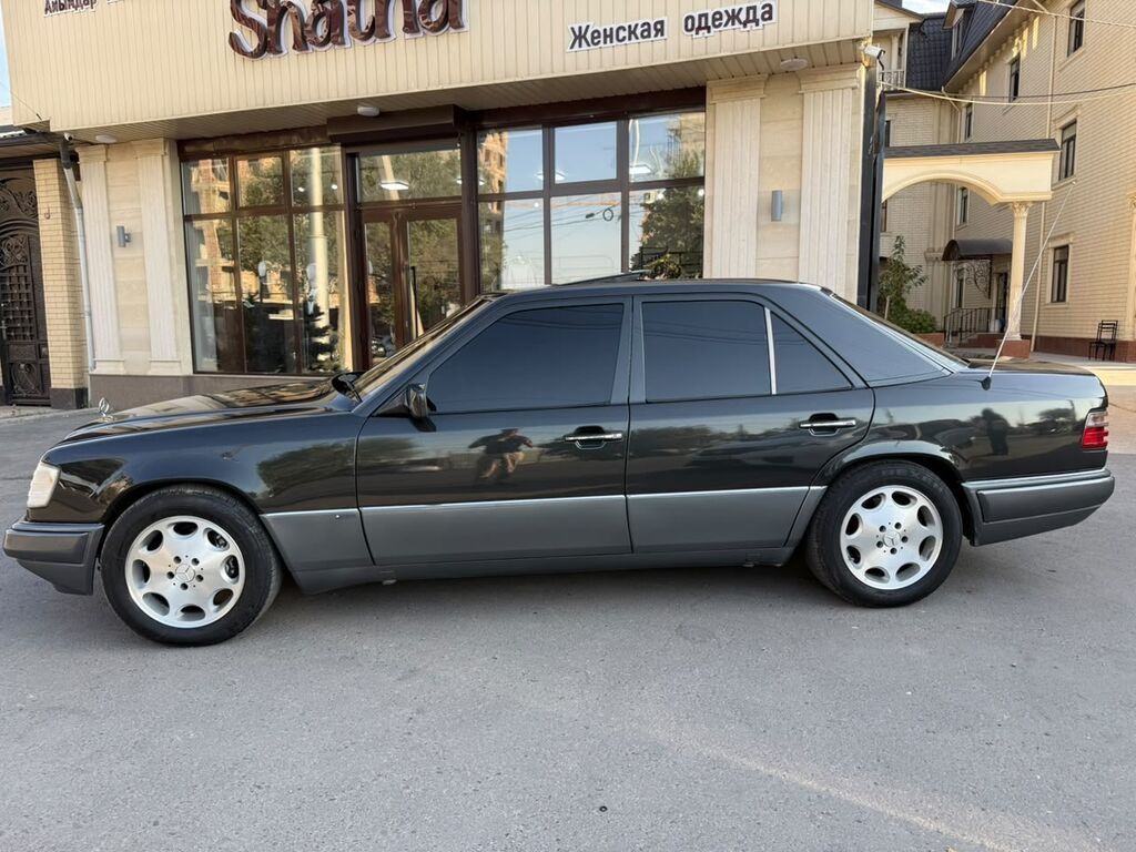 Mercedes-Benz W124: 1995 г., 3.2 л, Автомат, Бензин, Седан: фото 6