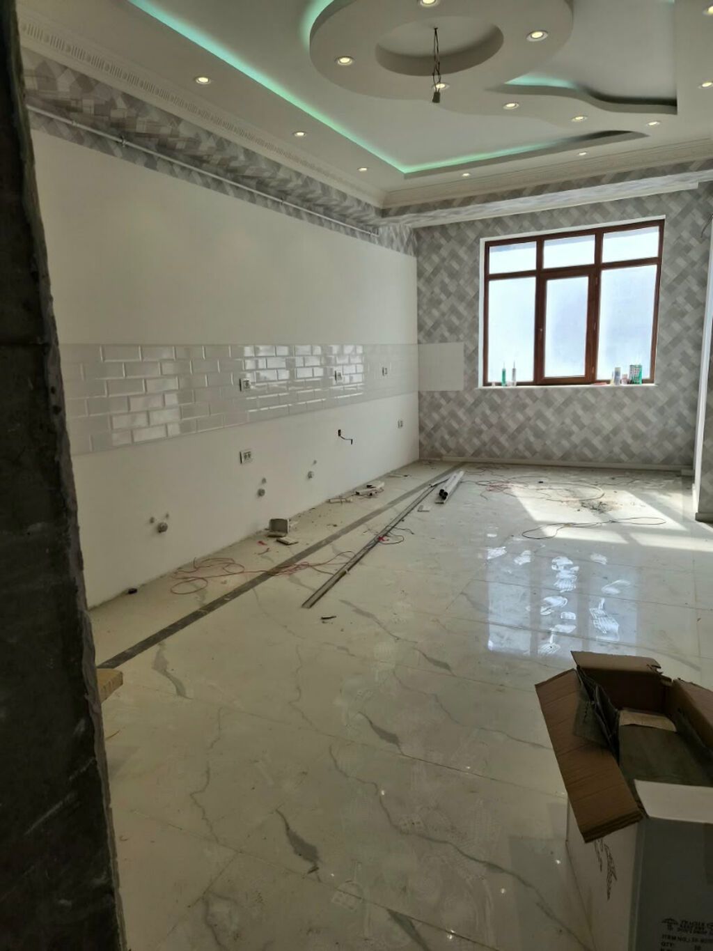 5 otaqlı, Yeni tikili, 215 kv. m