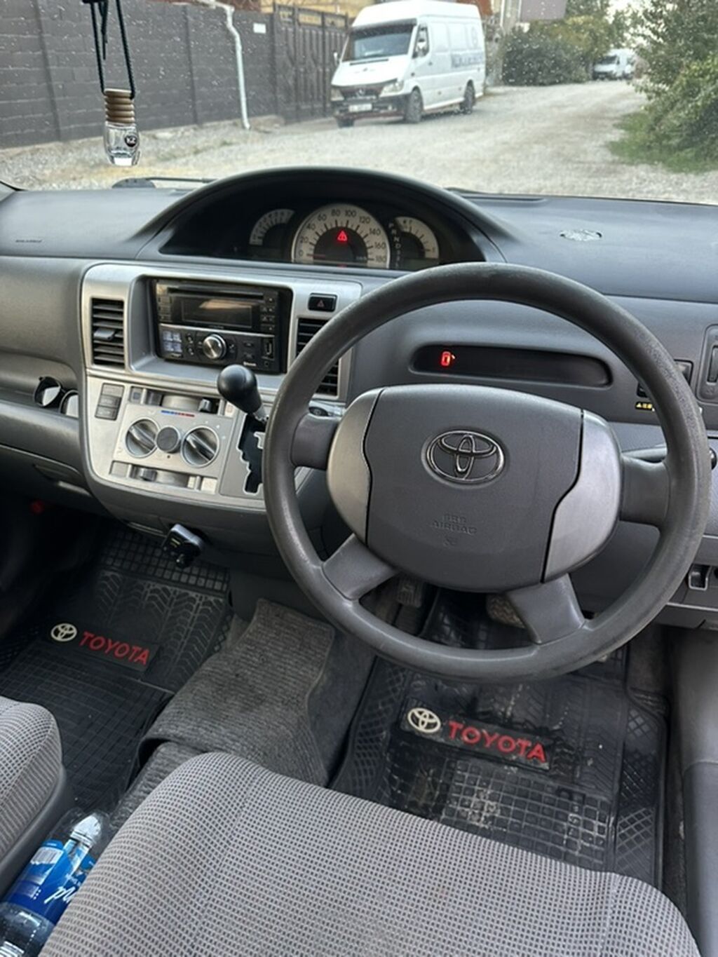 Toyota Raum: 2004 г., 1.5 л, Автомат, Бензин, Минивэн: фото 5
