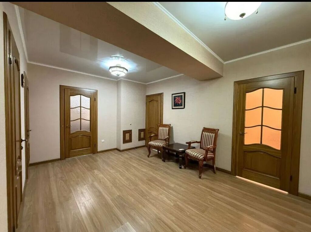3 комнаты, 140 м², Золотой квадрат Элитка, 11 этаж, Дизайнерский ремонт: фото 7
