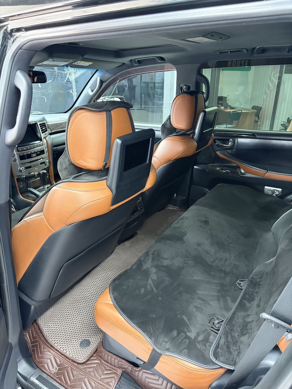 Lexus LX: 2015 г., 5.7 л, Типтроник, Бензин, Внедорожник: фото 6