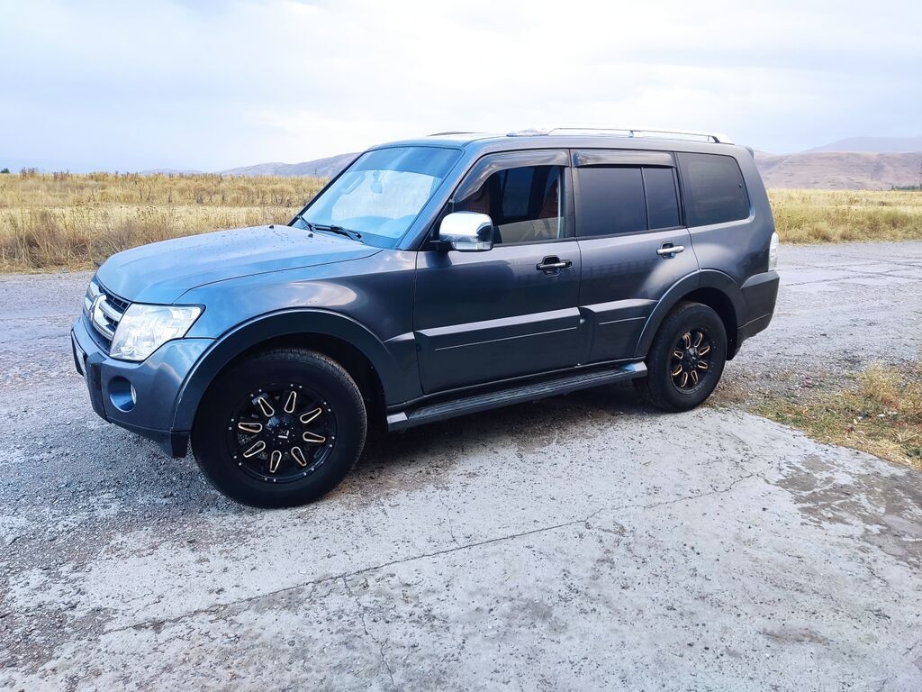 Mitsubishi Pajero: 2007 г., 3 л, Автомат, Бензин, Внедорожник: фото 3