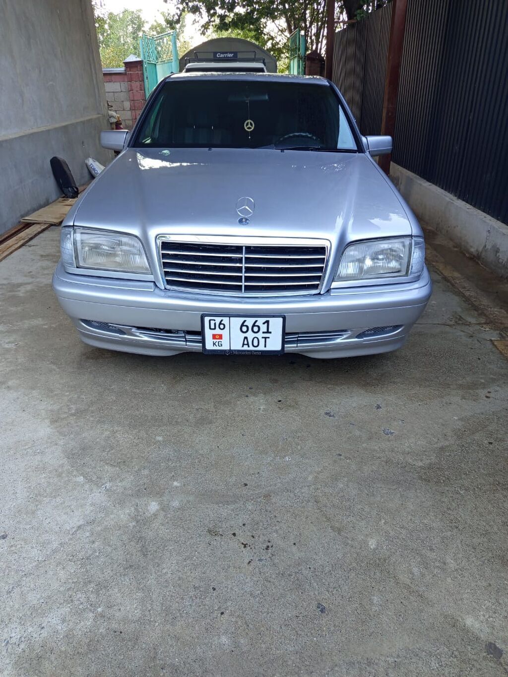 Mercedes-Benz C-Class: 1995 г., 2 л, Механика, Бензин, Седан: фото 4