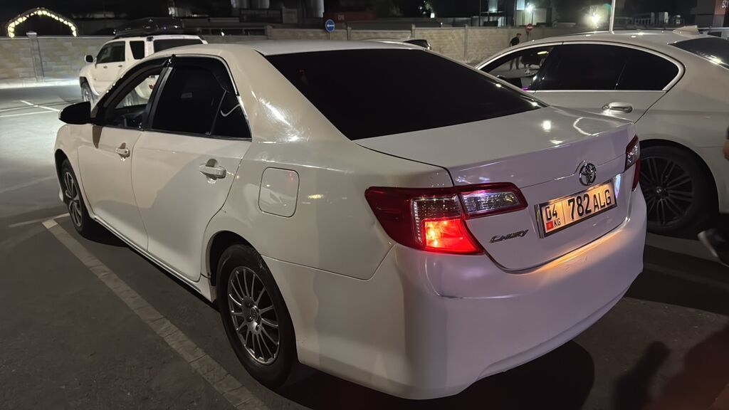 Toyota Camry: 2013 г., 2.5 л, Автомат, Гибрид, Седан: фото 2