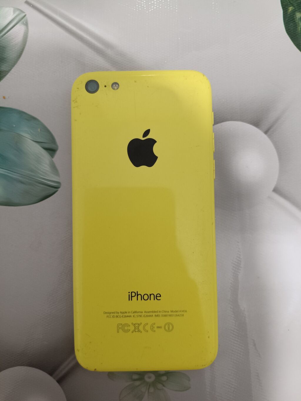 IPhone 5c, Б/у, 32 ГБ, Желтый, Зарядное устройство, 100 %: фото 2