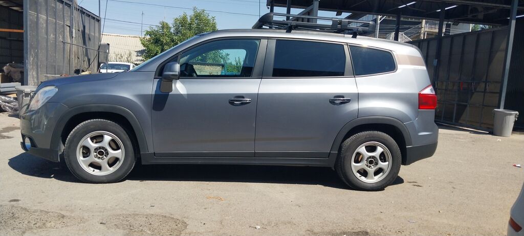 Chevrolet Orlando: 2016 г., 2 л, Автомат, Газ, Минивэн: фото 1