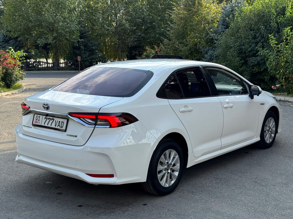 Toyota Corolla: 2021 г., 1.8 л, Вариатор, Гибрид, Седан: фото 7