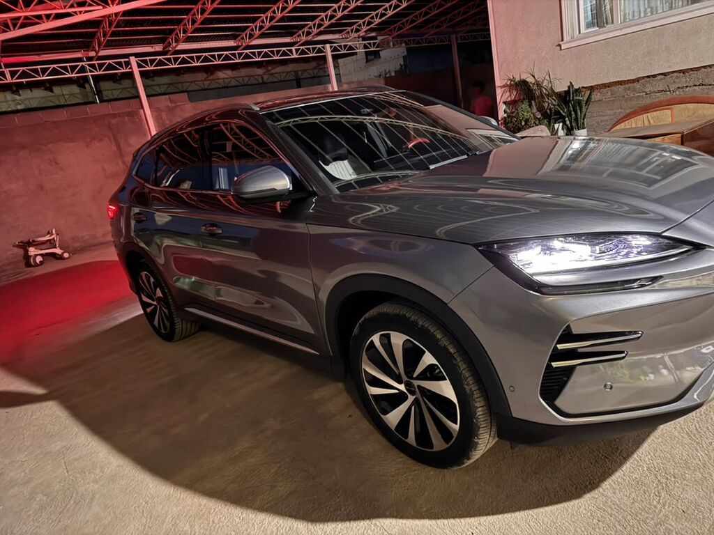 BYD Song Plus: 2023 г., 0.1 л, Автомат, Гибрид, Кроссовер: фото 2