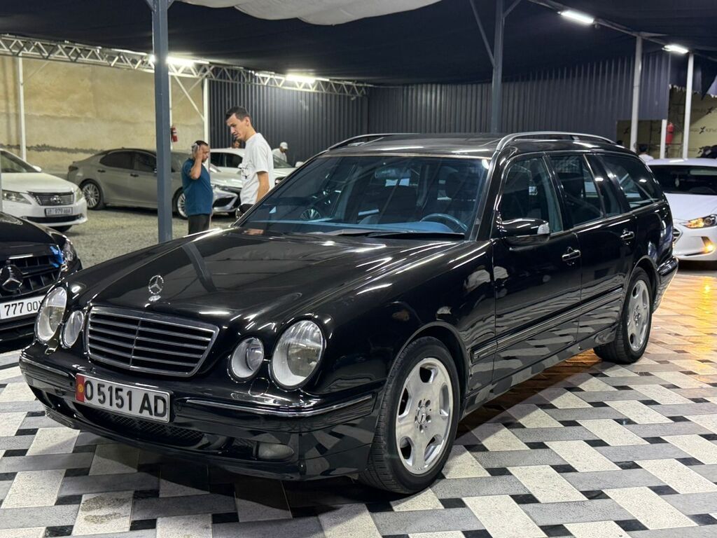 Mercedes-Benz E-Class: 2000 г., 3.2 л, Автомат, Бензин, Универсал: фото 2