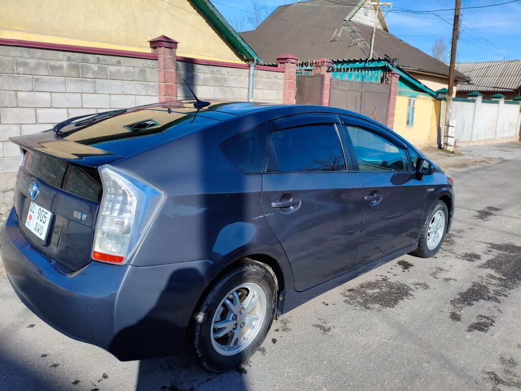 Toyota Prius: 2011 г., 1.8 л, Вариатор, Гибрид, Хэтчбэк: фото 8