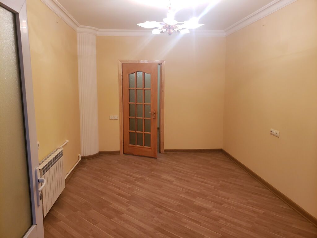 Binəqədi rayonu, 9-cu mikrorayon, Mircəlal küçəsində 4 otaqlı ofis