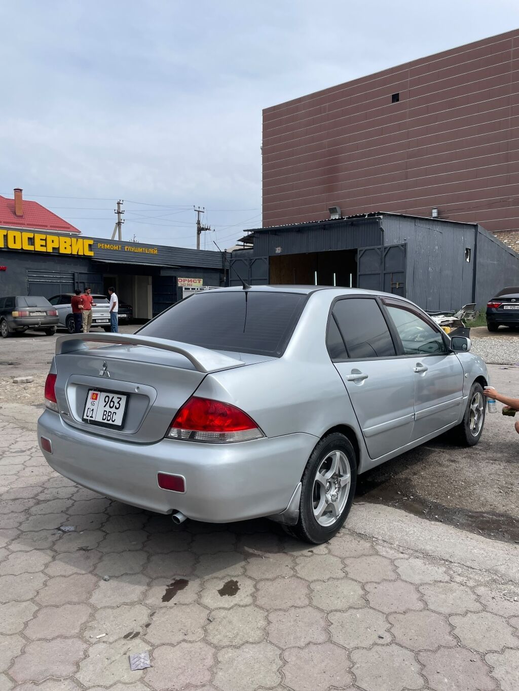 Mitsubishi Lancer: 2005 г., 1.6 л, Механика, Бензин, Седан: фото 2