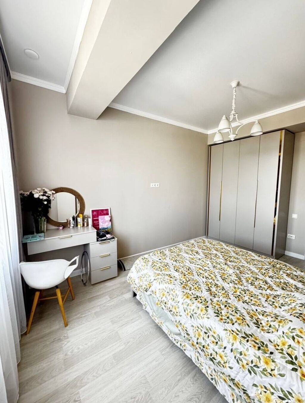 3 комнаты, 80 м², Золотой квадрат Элитка, 9 этаж, Евроремонт: фото 1