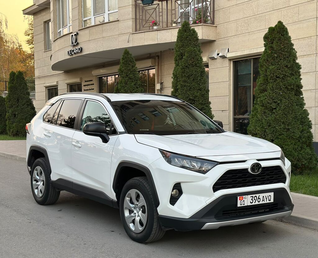 Toyota RAV4: 2021 г., 2.5 л, Автомат, Бензин, Кроссовер: фото 3