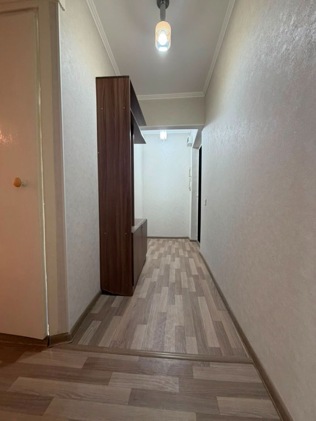 1 комната, 40 м², ул. Огонбаева / Гоголя 104 серия, 1 этаж, Евроремонт: фото 2
