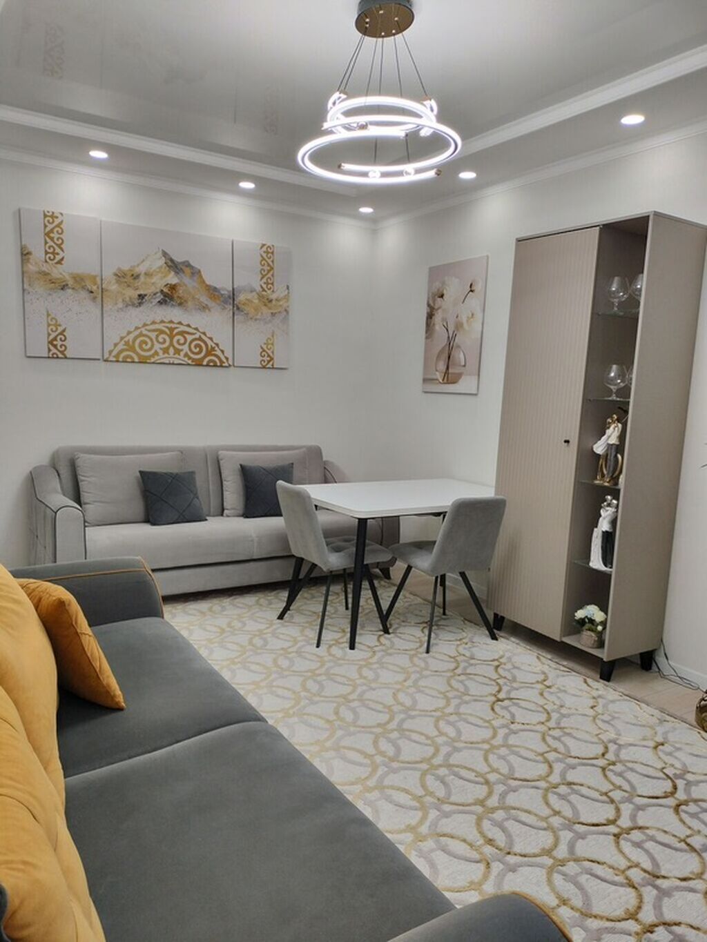 3 комнаты, 80 м², 106 серия, 5 этаж, Дизайнерский ремонт — фото 2