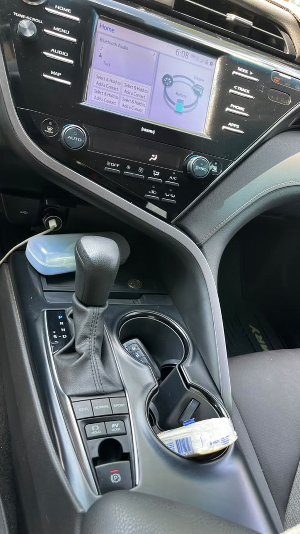 Toyota Camry: 2020 г., 2.5 л, Автомат, Гибрид, Седан: фото 7