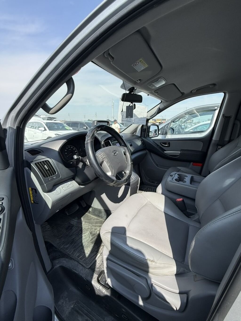 Hyundai Grand Starex: 2019 г., 2.4 л, Автомат, Газ, Бус: фото 3