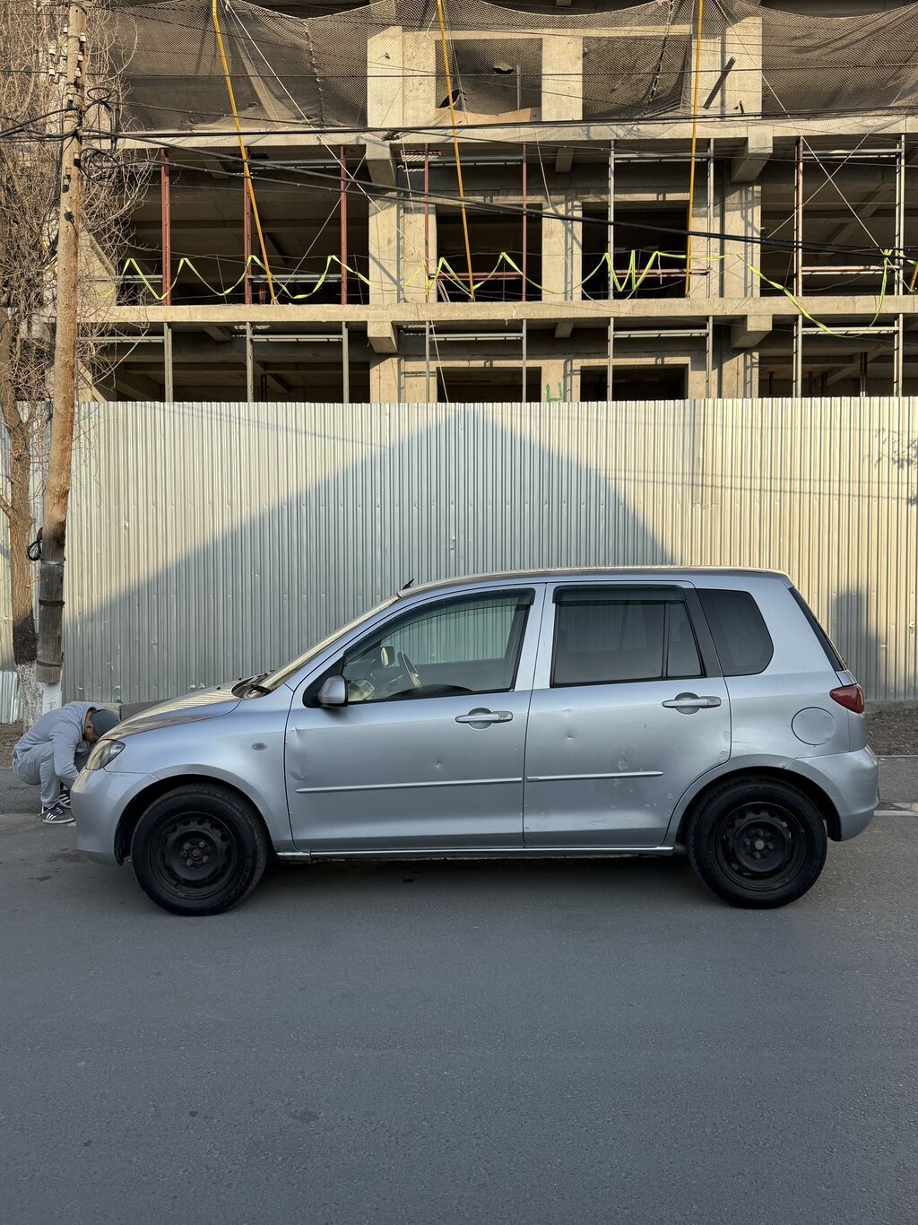 Mazda Demio: 2003 г., 1.3 л, Автомат, Бензин, Седан: фото 3