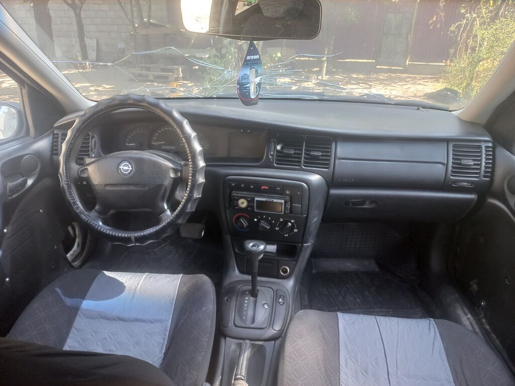 Opel Vectra: 2002 г., 1.8 л, Автомат, Бензин, Седан: фото 4