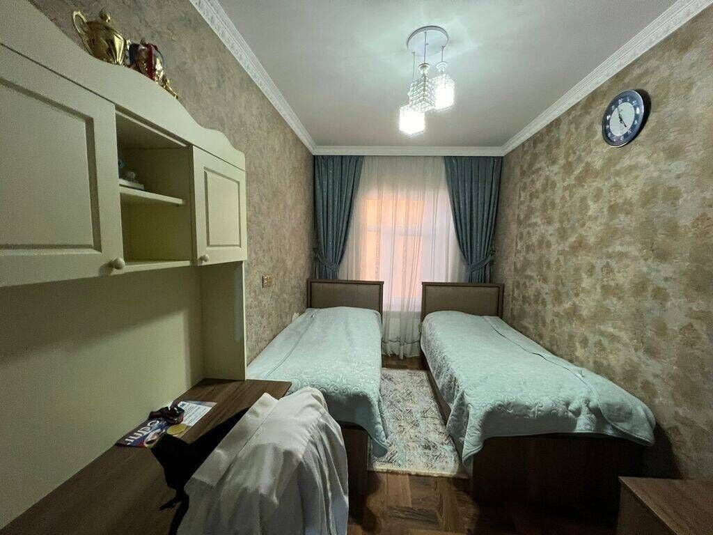 Binəqədi qəs. 4 otaqlı, 150 kv. m, Yeni təmirli