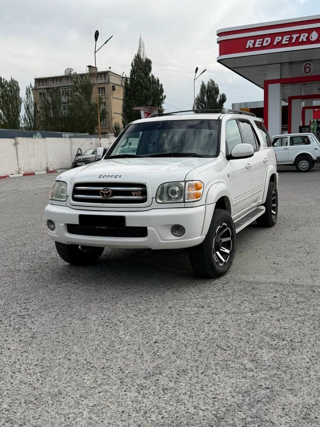 Toyota Sequoia: 2004 г., 4.7 л, Автомат, Газ, Внедорожник: фото 3