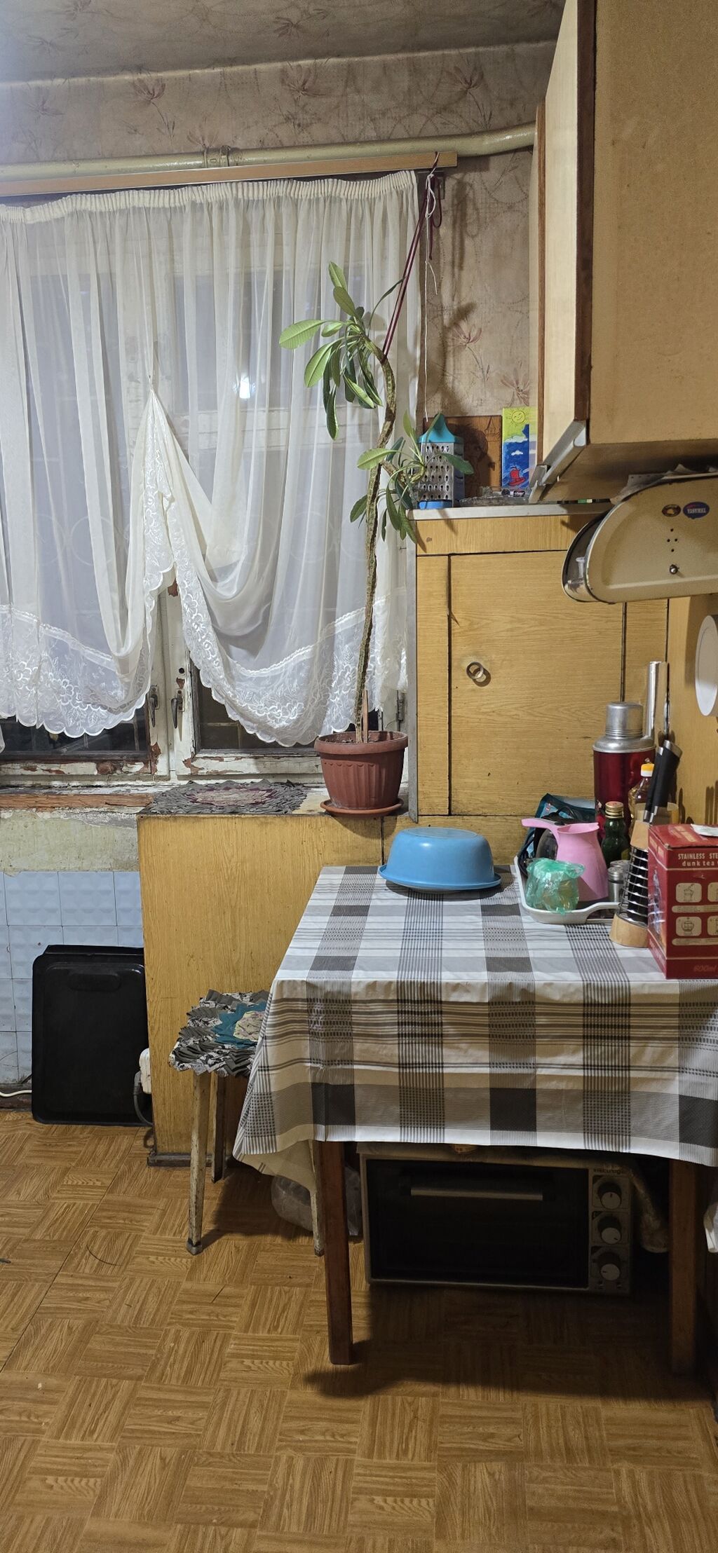 2 комнаты, 42 м², 9 мкр 104 серия, 1 этаж, Старый ремонт: фото 3