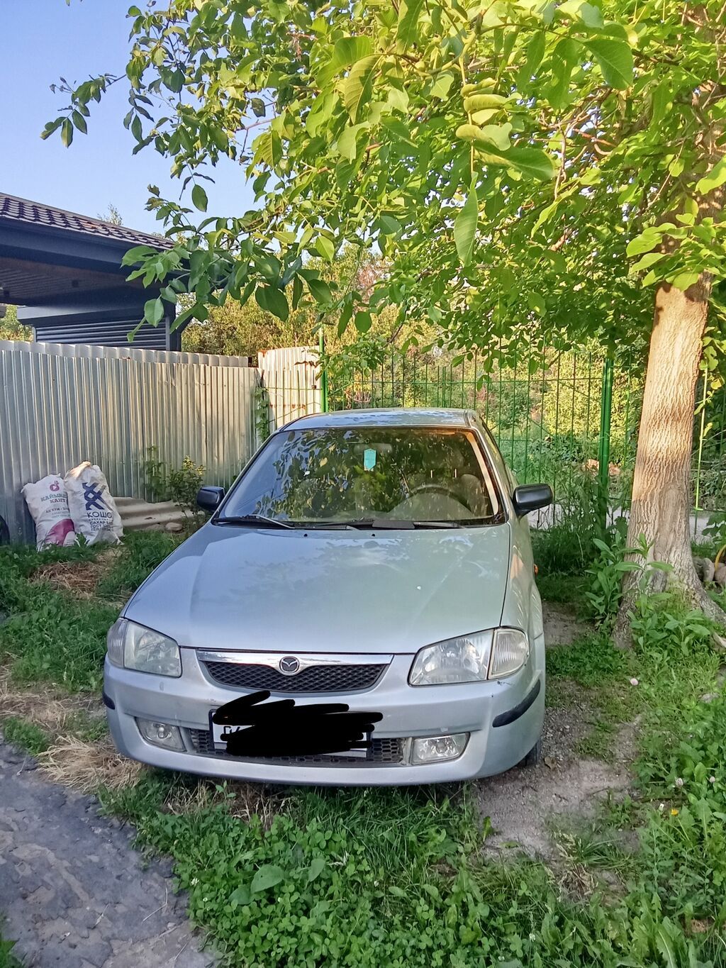 Mazda 323