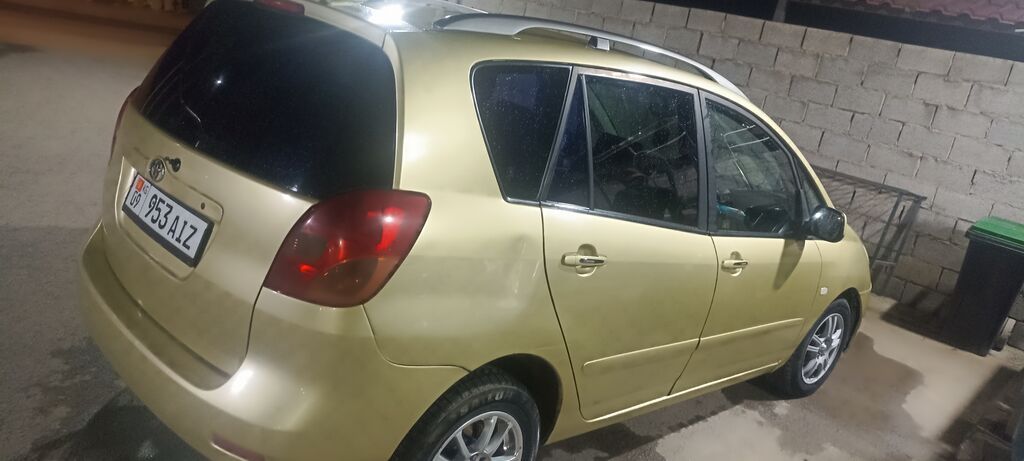 Toyota Corolla Verso: 2003 г., Механика, Бензин, Минивэн: фото 5