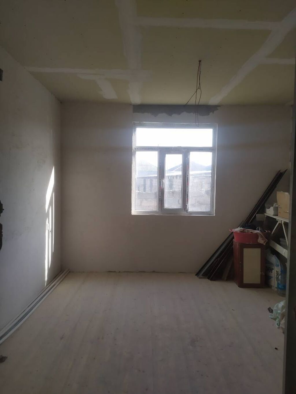 Binə 3 otaqlı, 87 kv. m, Orta təmir
