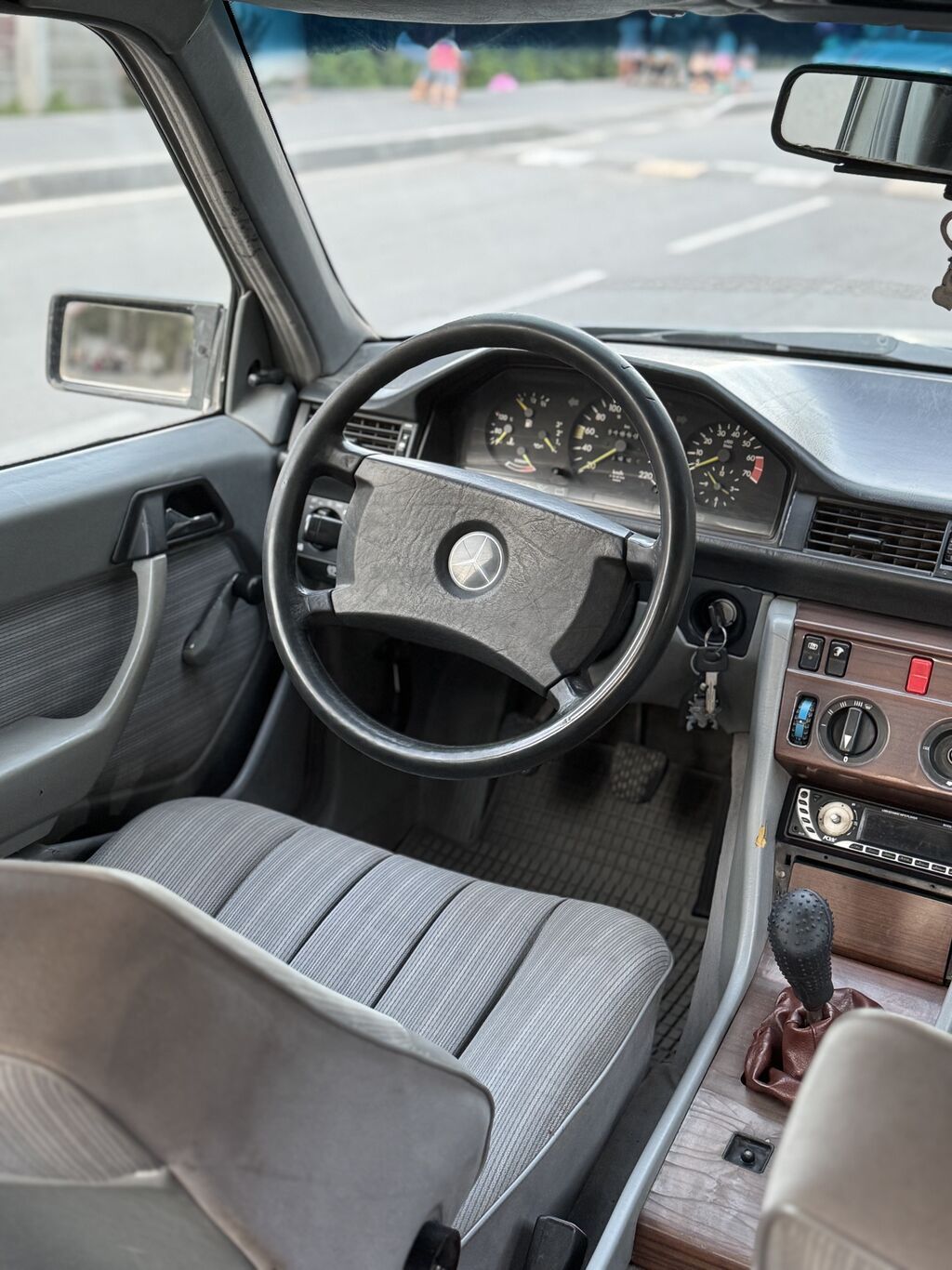 Mercedes-Benz E-Class: 1989 г., 2.3 л, Механика, Бензин, Седан: фото 6