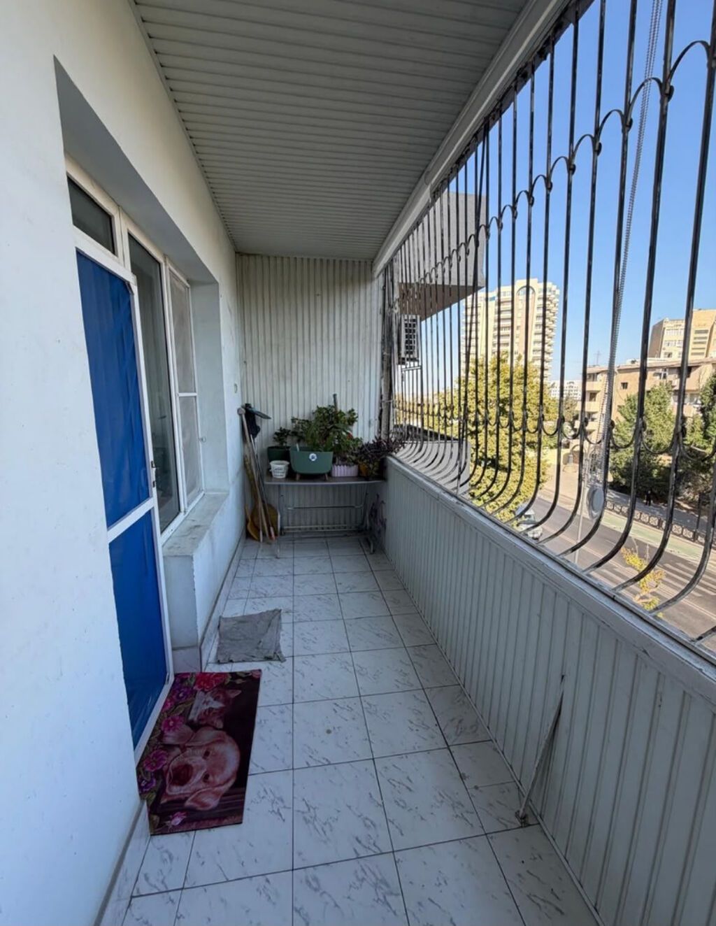 Bakı, 3 otaqlı, Köhnə tikili, m. Elmlər Akademiyası, 80 kv. m