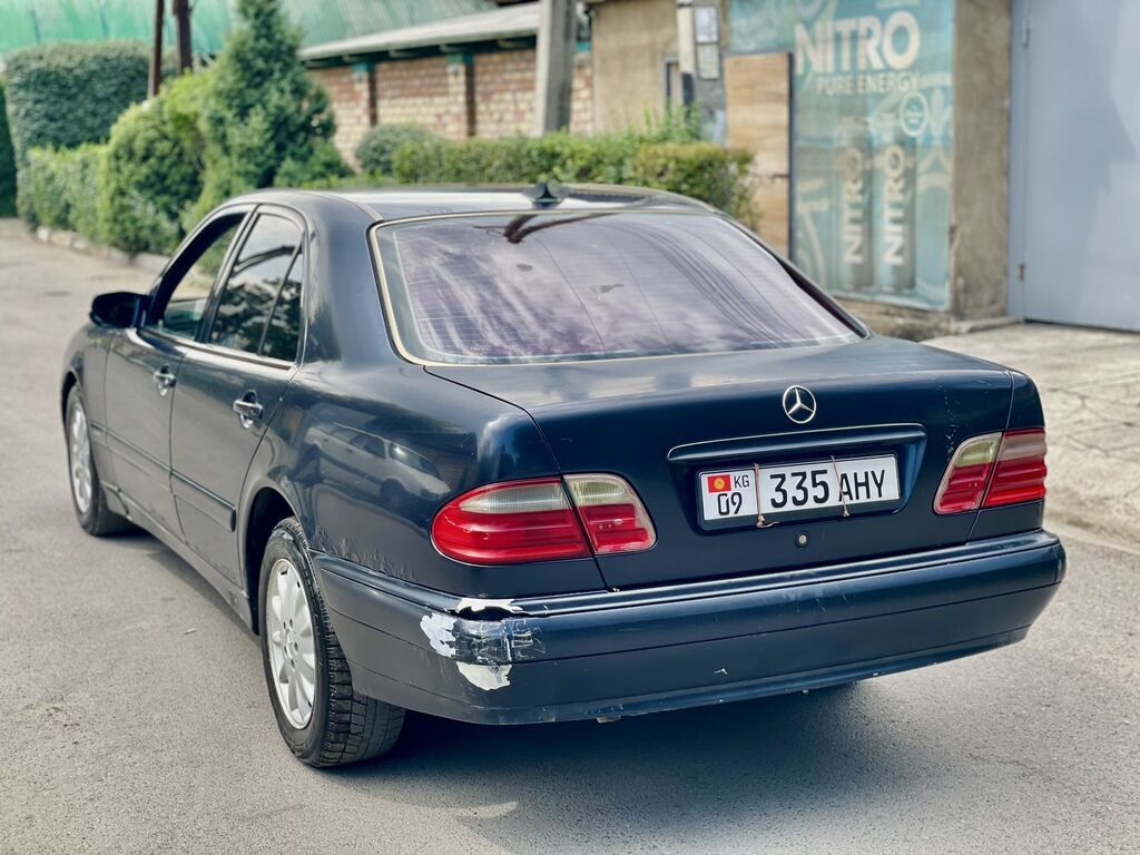 Mercedes-Benz E-Class: 2001 г., 2 л, Типтроник, Бензин, Седан: фото 2