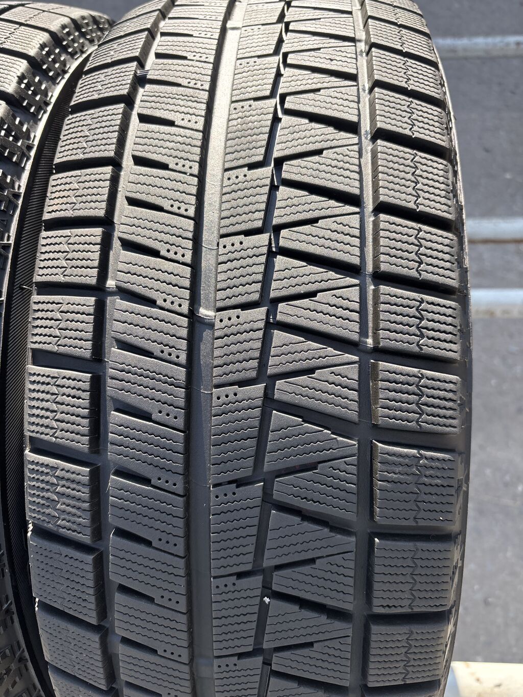 Шины 215 / 55 / R 17, Зима, Б/у, Комплект, Легковые, Япония, Bridgestone: фото 1