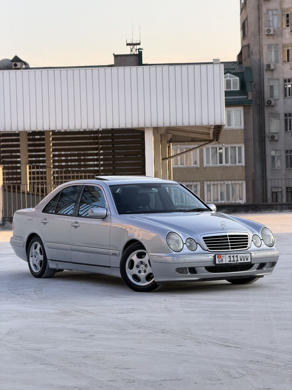 Mercedes-Benz E-Class: 2002 г., 3.2 л, Автомат, Бензин, Седан: фото 3