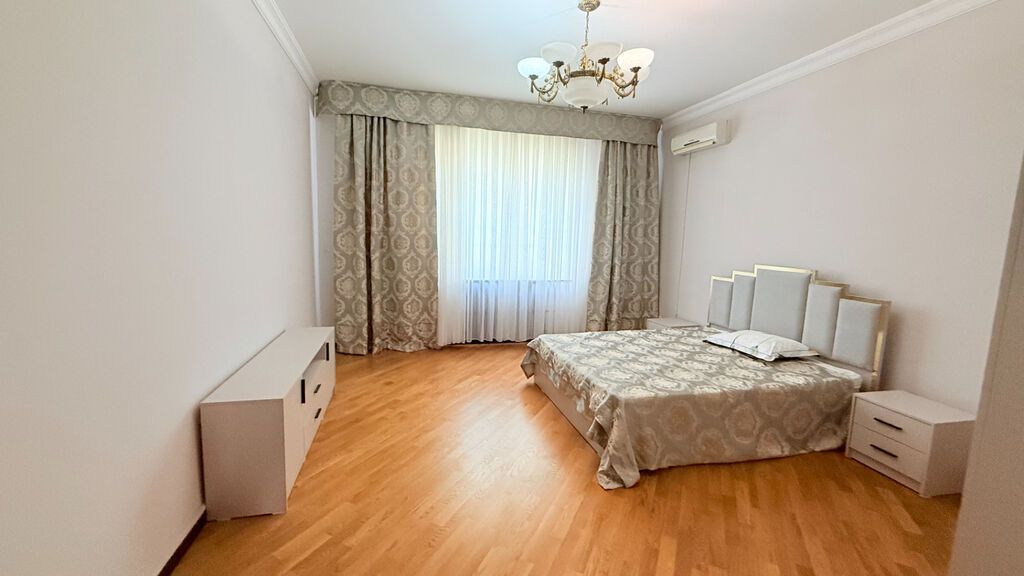 4 комнаты, 210 м², Золотой квадрат Элитка, 3 этаж, Евроремонт: фото 5