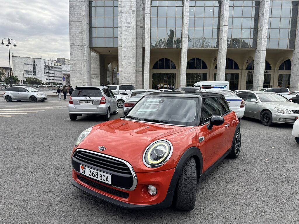 Mini Cooper: 2019 г., 1.5 л, Автомат, Бензин, Хэтчбэк: фото 2