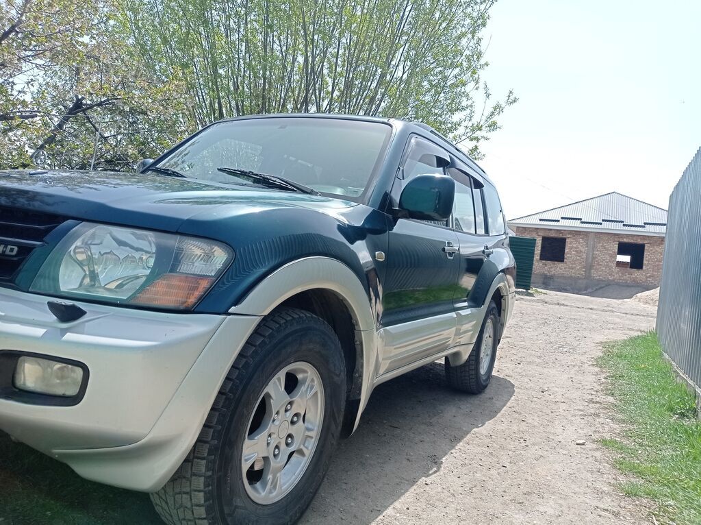 Mitsubishi Pajero: 2001 г., 3.2 л, Механика, Дизель, Внедорожник: фото 1