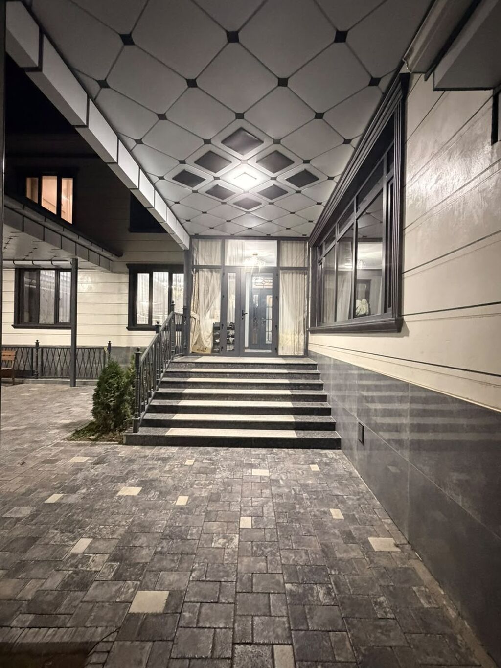 5 комнат, 425 м², 4 соток, Бишкек, Кок-Жар ж/м Собственник: фото 1