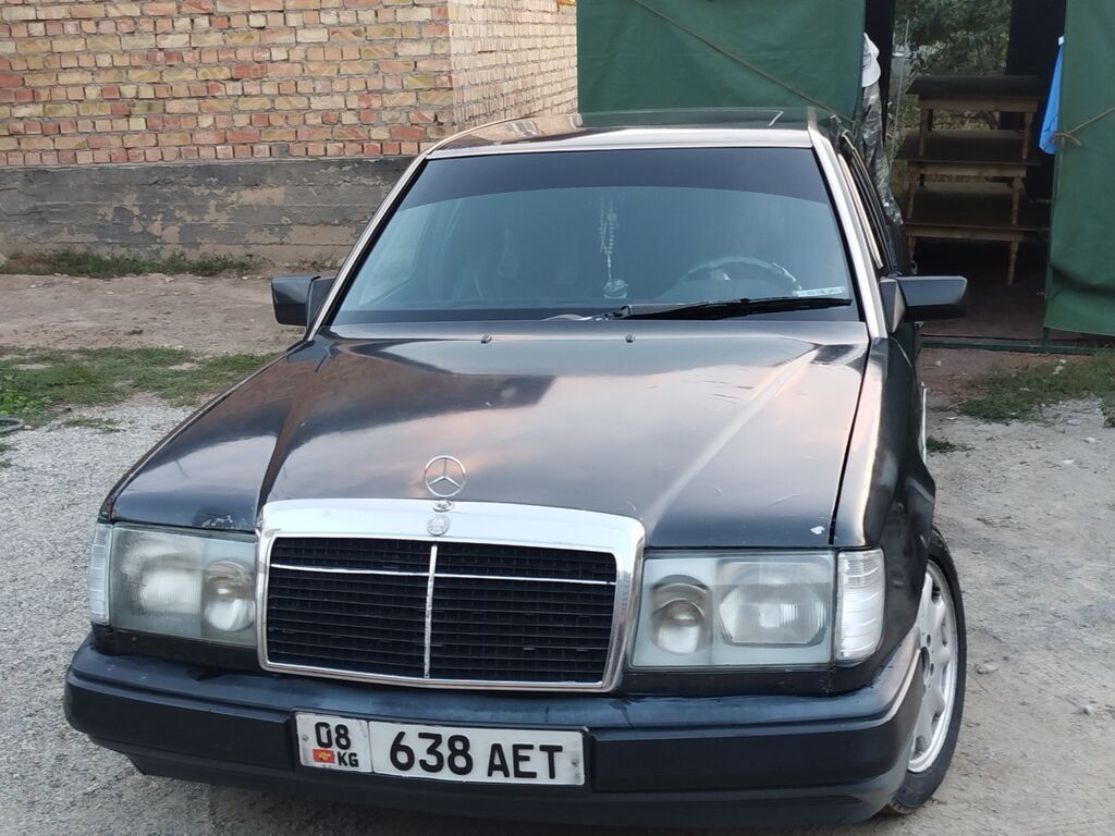 Mercedes-Benz W124: 1992 г., 2.3 л, Механика, Бензин, Седан: фото 1