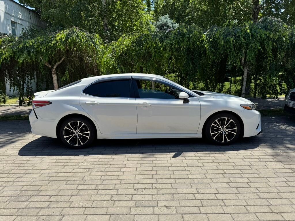 Toyota Camry: 2018 г., 2.5 л, Автомат, Бензин: фото 2