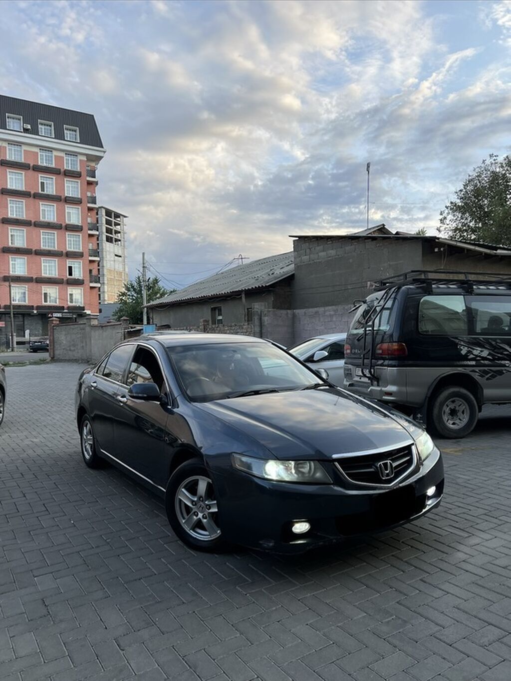 Honda Accord: 2004 г., 2 л, Автомат, Бензин, Седан: фото 2