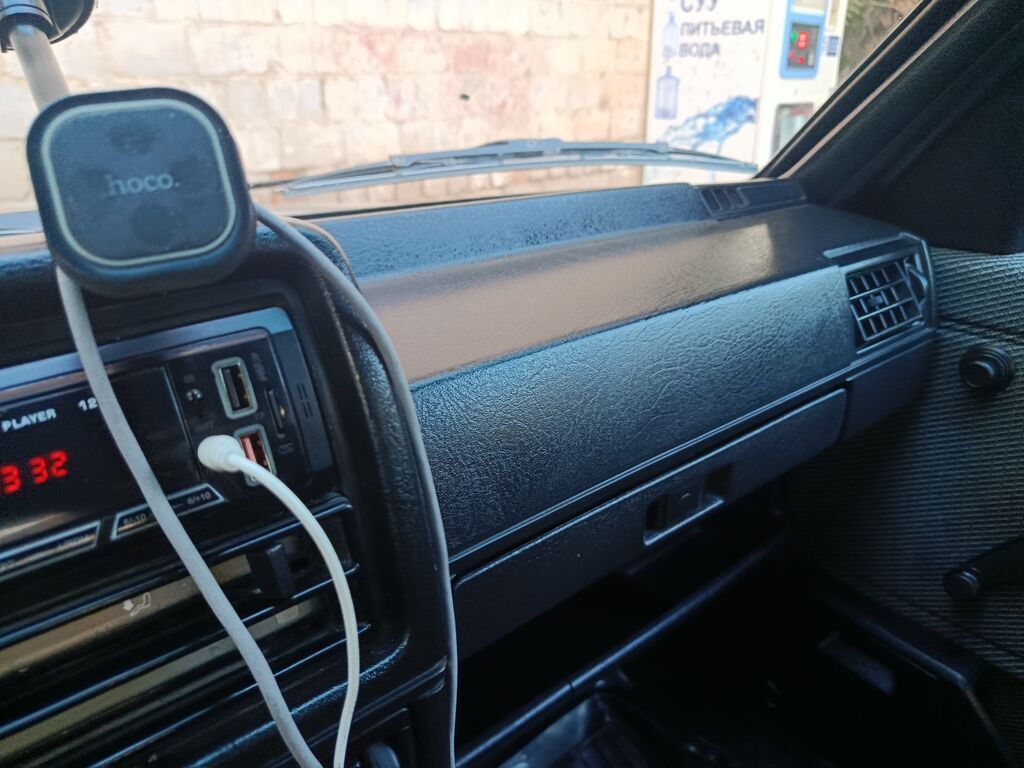 Volkswagen Golf: 1991 г., 1.8 л, Механика, Бензин, Хэтчбэк: фото 2