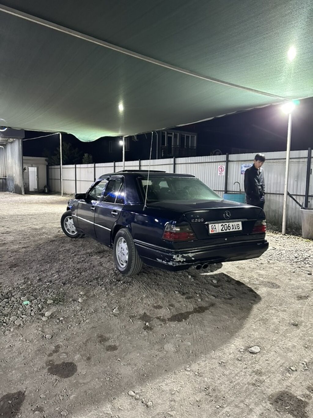 Mercedes-Benz W124: 1994 г., 2 л, Механика, Бензин, Седан: фото 4