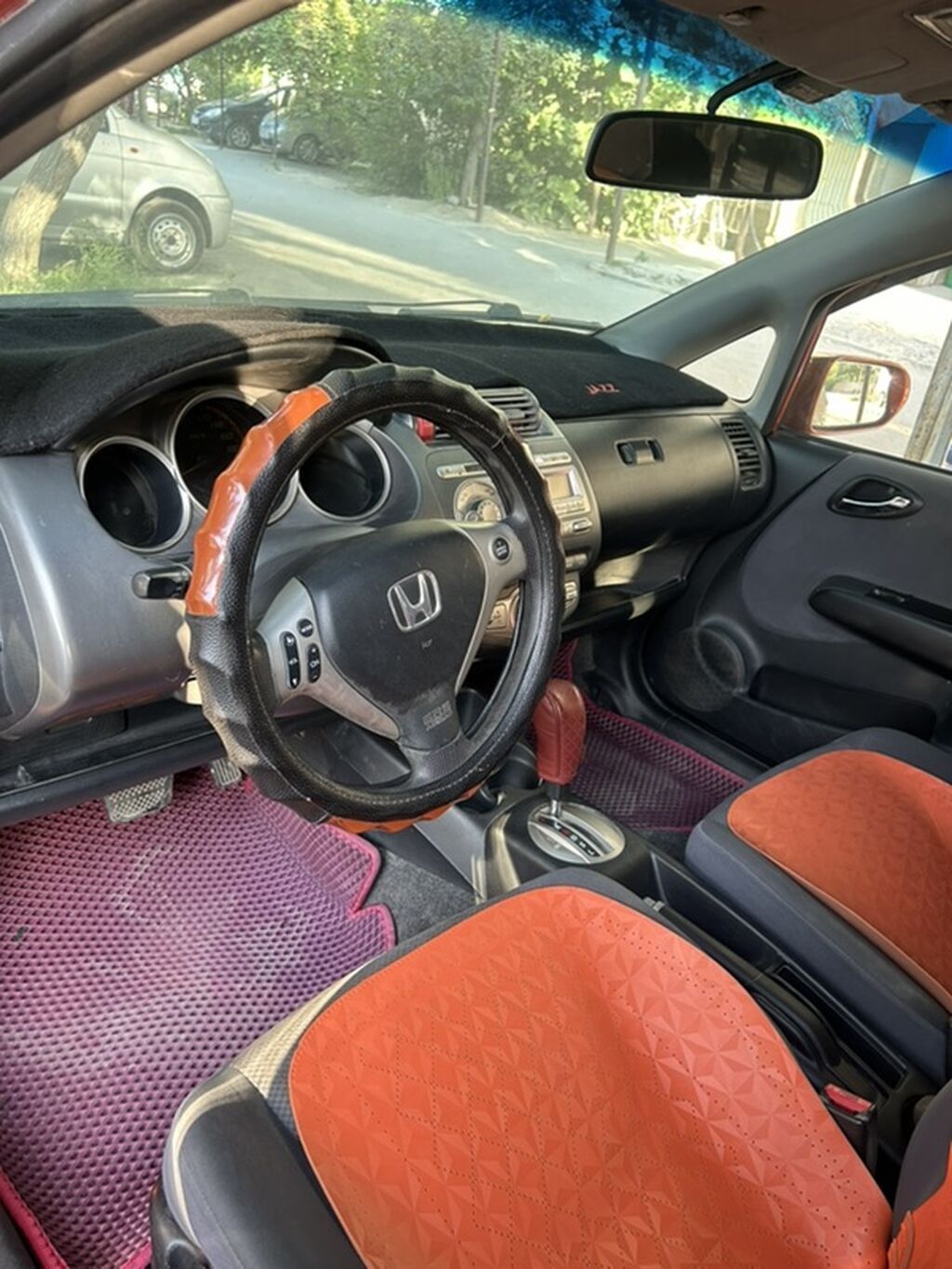 Honda Jazz: 2007 г., 1.4 л, Автомат, Бензин, Хэтчбэк: фото 4