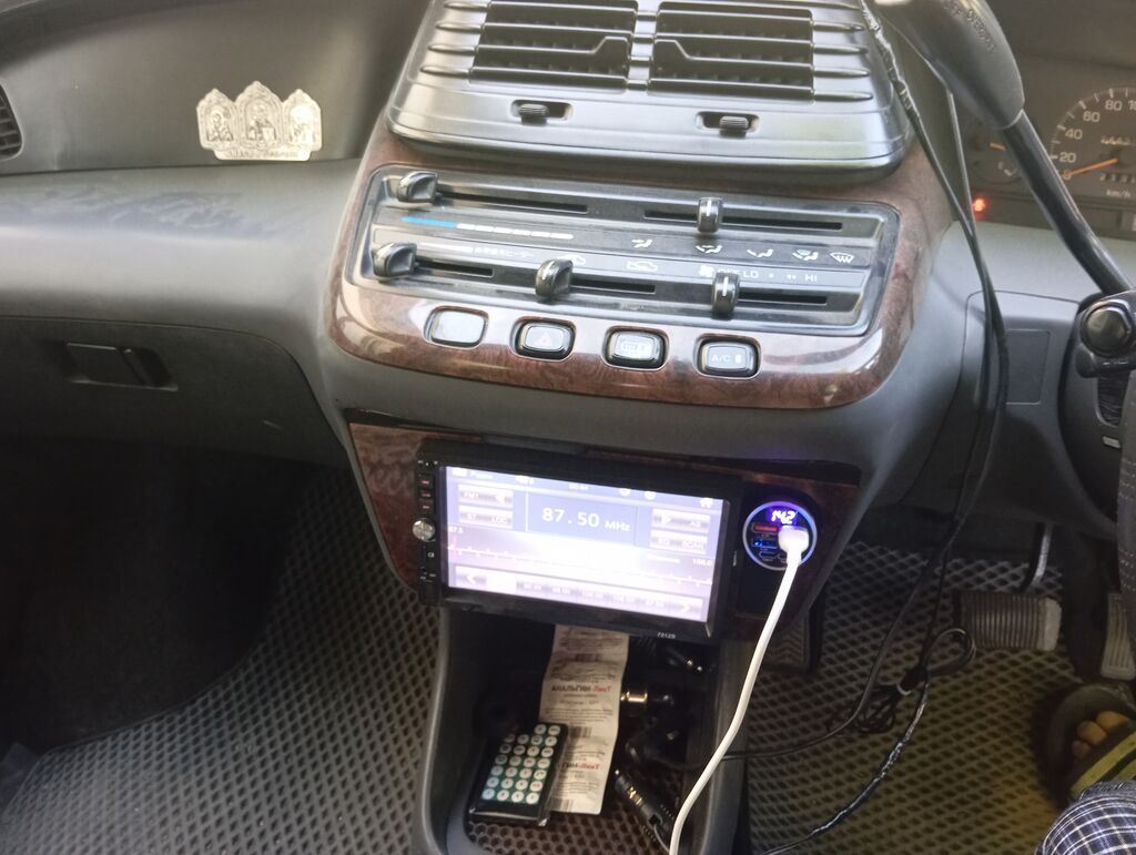 Toyota Estima: 1997 г., 2.2 л, Дизель, Минивэн: фото 4